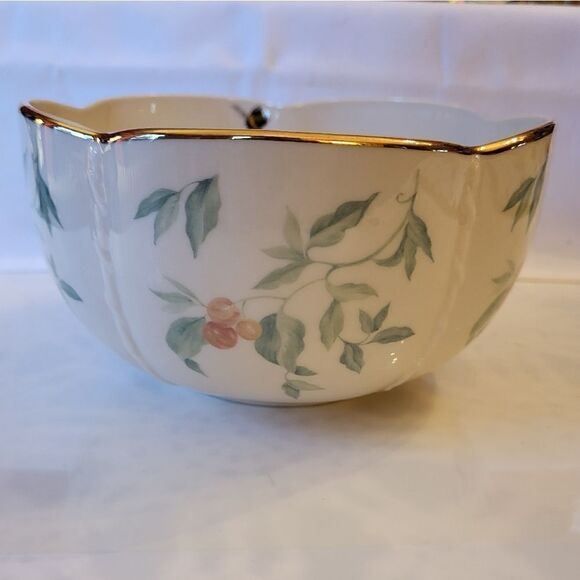 Lenox China "Morningside Cottage" Bowl with Cherries, Butterfly & Bee Design USA - Picture 6 of 6